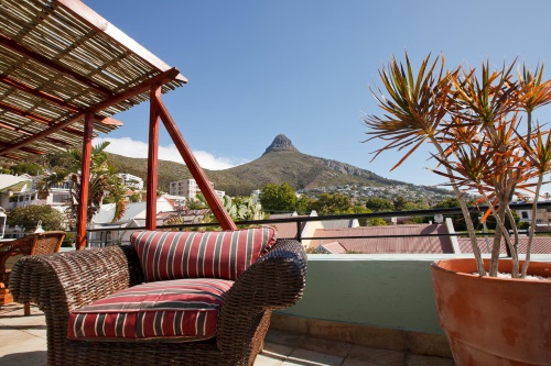 Sweet Ocean View Guest House buitenzitje